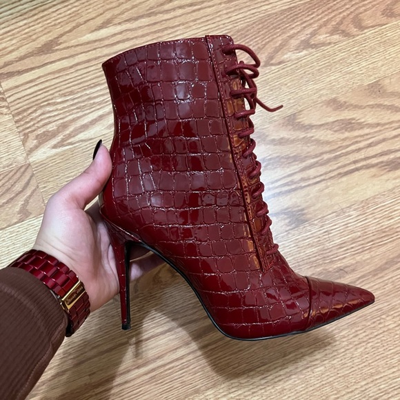 Alylyan Aldo Booties - Picture 1 of 5